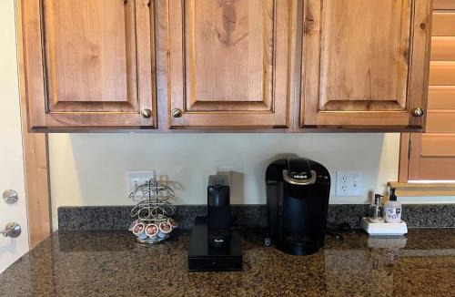 Bear Hollow Village House | 5 Bedroom 4 Bathroom Hot Tub Minutes from Slopes