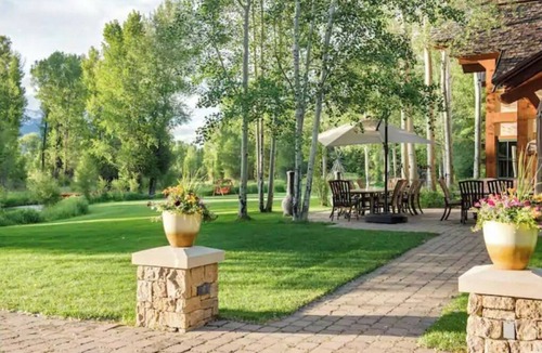 Jackson House | 67-acre Snake River ranch