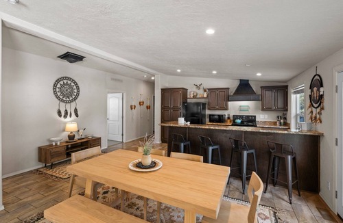 Lazy Acres House | 7 Min to Yellowstone West Entrance – Dream Catcher