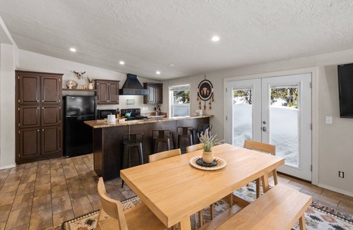 Lazy Acres House | 7 Min to Yellowstone West Entrance – Dream Catcher