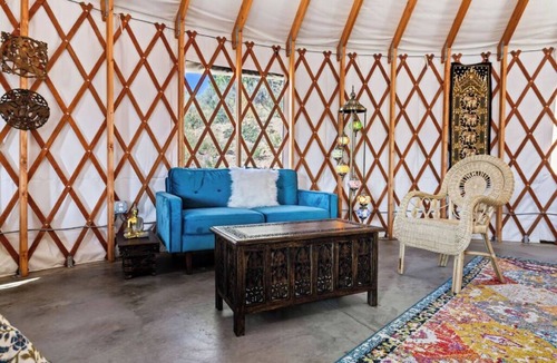 Lava Hot Springs Apartment | 7 mins from Lava Hot Springs-Thailand Themed Yurt