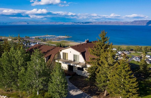 Harbor Village Cabin | 7000+ square feet! Family Reunion Getaway! Views!