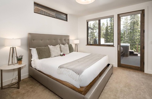Big Sky House | 8 Alpine Bend (3-Bedroom Home) with Mountain view by Moonlight Basin Lodging