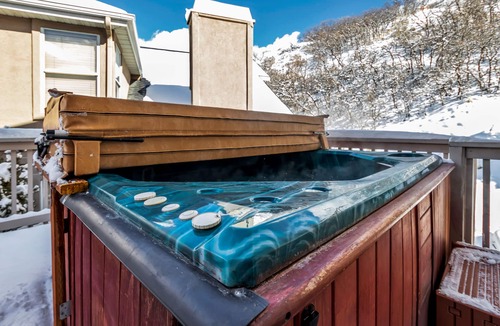 Cottonwood Heights House | 8 beds, Best location hot tub, ping pong Located between the Cottonwood Canyons