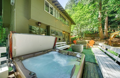 Mercer Island Apartment | 8 Mi to Lumen Field: Pet-friendly Apt w/Hot Tub
