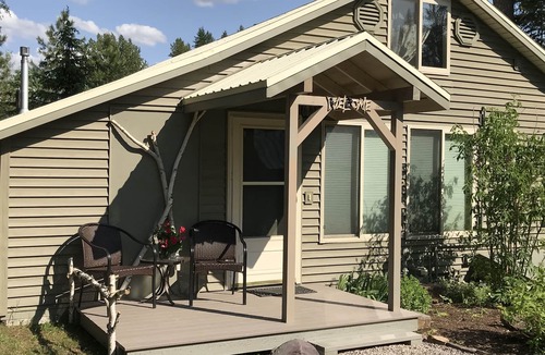 Martin City Cottage | Abbot Creek Cottage, Only 10 Minutes from Glacier National Park!