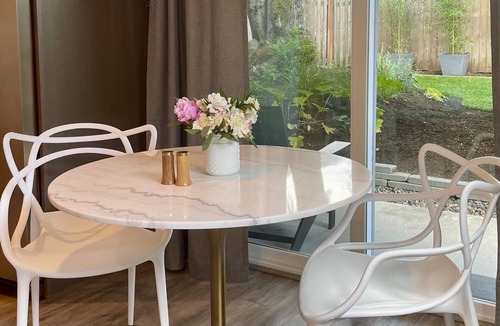 Alberta Arts District Apartment | Alberta Arts Private Apartment!