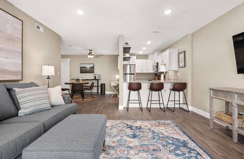 Bountiful Condo | All New Mid-Term, Centrally Located Retreat