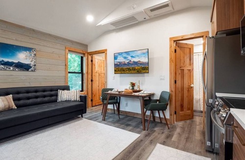 Victor House | Alpenhaus Ski Jackson & Targhee. GTNP, Yellowstone