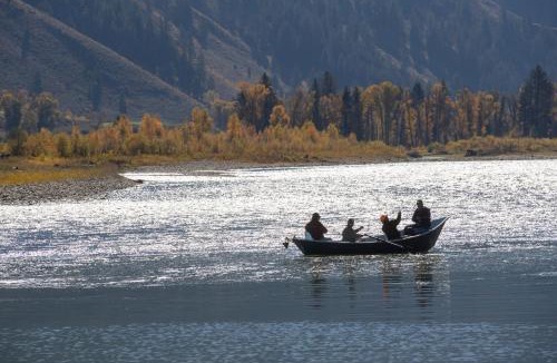 Alpine Northeast House | Alpine Breakwater by KABINO New Base of trails Fishing Hiking SmartTV