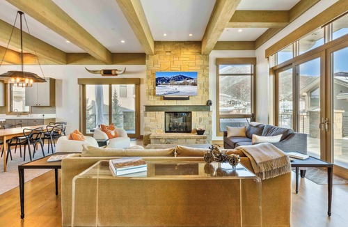 Sun Valley House | Alpine Luxe Home at White Clouds