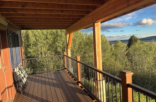 Island Park House | Amazing deck views overlooking Henry’s Lake 2 double beds full bath/washer/dryer