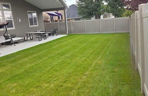 Layton House | Amazing spacious 5 bd 3.5 bth, Sleeps 15, Game Room, Pool Table, Outdoor space