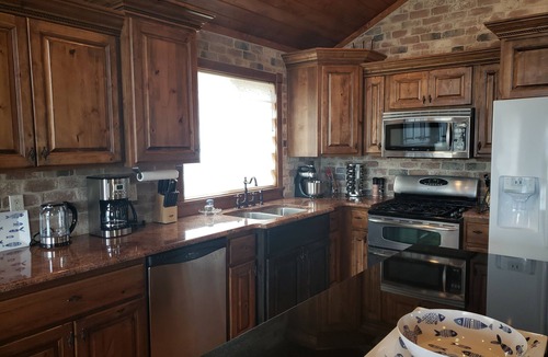 Sweetwater Cabin | Amazing view - Lake House Retreat with Mountain Cabin Warmth