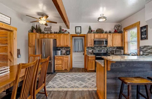 Bloomington House | Amore Del Lago | Sleeps 24, Hot Tub, Fire Pit, Games, Playground!