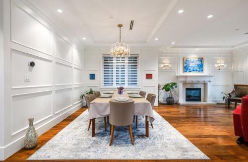 West Side Villa | An Amazing StarHouse in Westside Vancouver