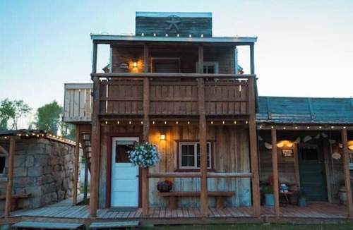 Heise Apartment | Annie's Attic At Mountain River Ranch