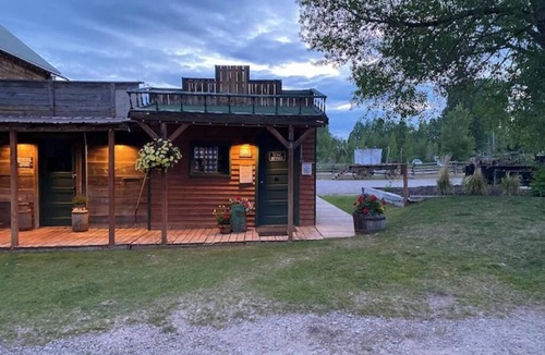 Heise Apartment | Annie's Attic At Mountain River Ranch