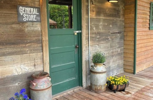 Heise Apartment | Annie's Attic At Mountain River Ranch