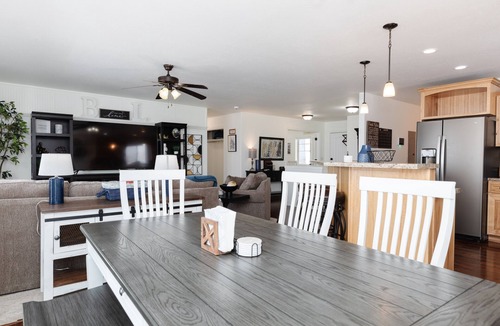 Sweetwater House | Arcades, Billiards, & More! Sleeps up to 17. Approximately 1 Mile From Beach.