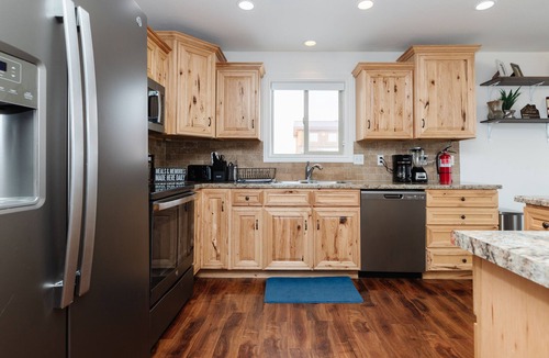 Sweetwater House | Arcades, Billiards, & More! Sleeps up to 17. Approximately 1 Mile From Beach.