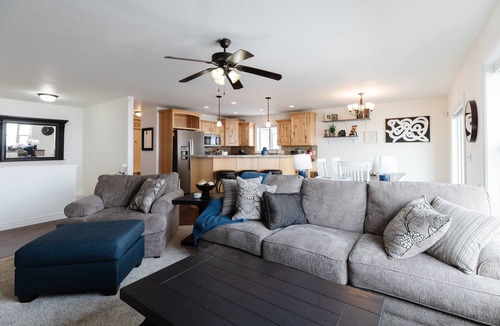 Sweetwater House | Arcades, Billiards, & More! Sleeps up to 17. Approximately 1 Mile From Beach.