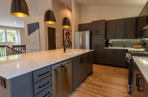 Sun Valley House | Arrowwood 4618 - Luxury Tri-Level Townhome Close to the Pool