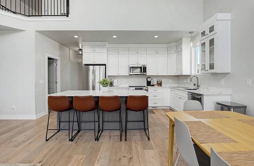 Springville House | Art City Retreat, Near BYU and Sundance, Brand New