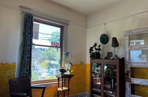 Columbia City House | Art filled 1908 house in Columbia City, close to Light Rail. Cozy, relaxing, fun