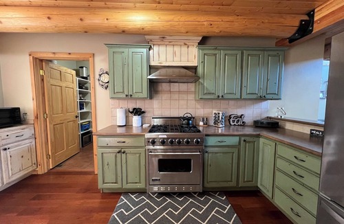 Soda Springs Cabin | Aspen Ridge - Scenic Mountain Cabin Retreat that Borders Caribou National Forest