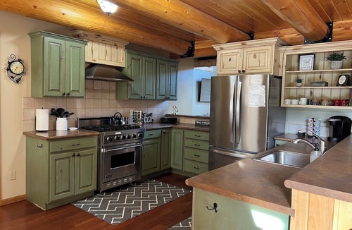 Soda Springs Cabin | Aspen Ridge - Scenic Mountain Cabin Retreat that Borders Caribou National Forest