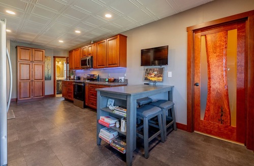 Wapiti House | Aspen View Retreat- ideally located between Cody and Yellowstone