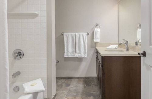 West Yellowstone Resort | Available 30 June-7 July 27 W. Yellowstone Gate World Mark Resort 2 bedroom