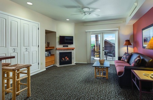 West Yellowstone Resort | Awesome summers and gorgeous winters!