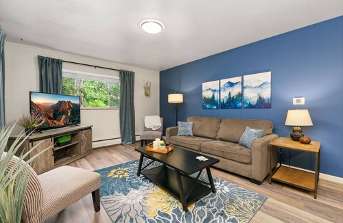 Old Town Condo | Azure Suite | Walkable Old Town Condo w/Park View