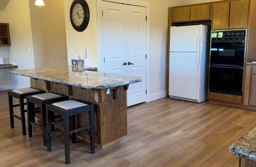 Lewiston House | Barn Loft Stay with horses on 10 acres near Lewiston, ID