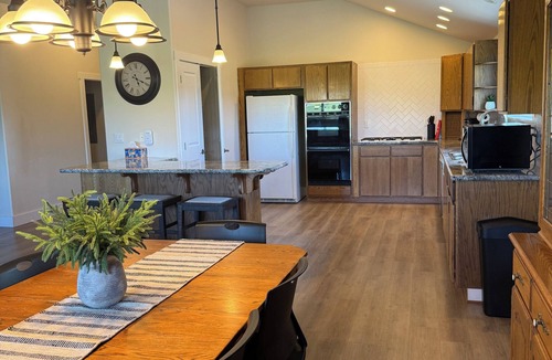Lewiston House | Barn Loft Stay with horses on 10 acres near Lewiston, ID