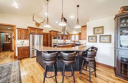 Victor House | Basecamp Stays: Upscale Retreat, Hot Tub, Mtn View