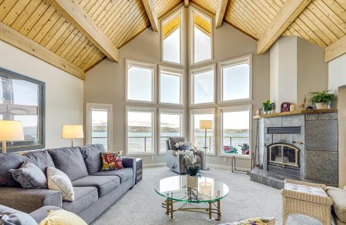 Poulsbo House | Bayfront Home w/Private Beach in Poulsbo!