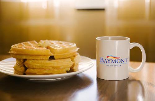 Dickinson Hotel | Baymont by Wyndham Dickinson