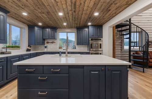 St. Charles Cabin | Bear Country Lodge | Hot Tub, Game Loft, BBQ, AC & Pet Friendly!