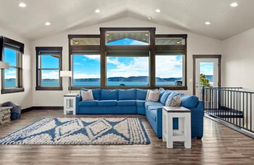 Sweetwater House | Bear Lake Cabin Sleeps 25 Ideal Beach Resort