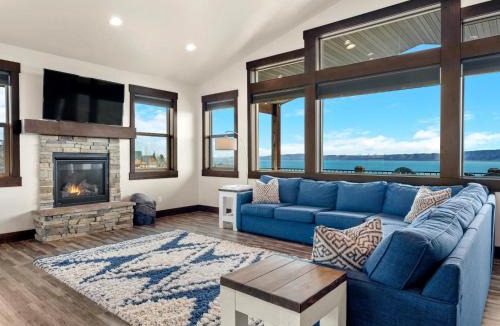 Sweetwater House | Bear Lake Cabin Sleeps 25 Ideal Beach Resort