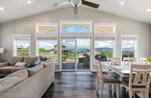 Sweetwater House | Bear Lake Getaway - Private Hot Tub, Views, Ideal Beach, Ping-Pong