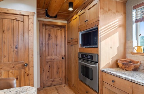 Cherimoya Hill Cabin | Bear Lake Overlook Lodge | Epic Themed Lodge w/Hot Tub, Game Loft, Fire Pit!