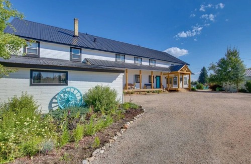 Paris House | Bear Lake Sleeps 44 Private Inn Family Reunions Groups