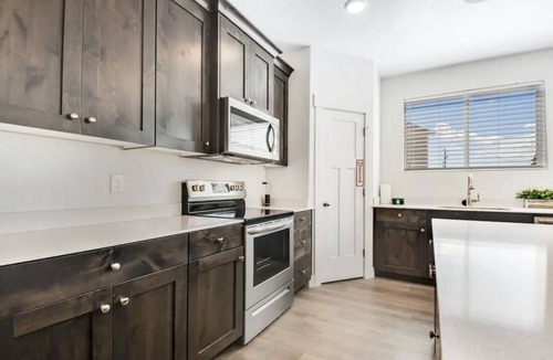Sweetwater House | Bear Lake Vacation Home close to Lake, Beach, Golf, Pickville playhouse