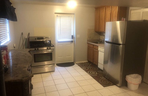 South Weber House | Beautiful 2 bedroom 1 bathroom guest house