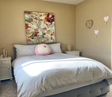 Vancouver House | Beautiful 4BR Home in E Vancouver 30 Plus Day Stays Near PDX Costco Hospitals