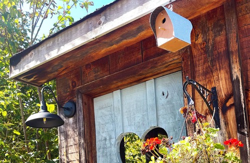 Terra Nova House | Beautiful barn conversion set in the hills & forests of the Creemore area.